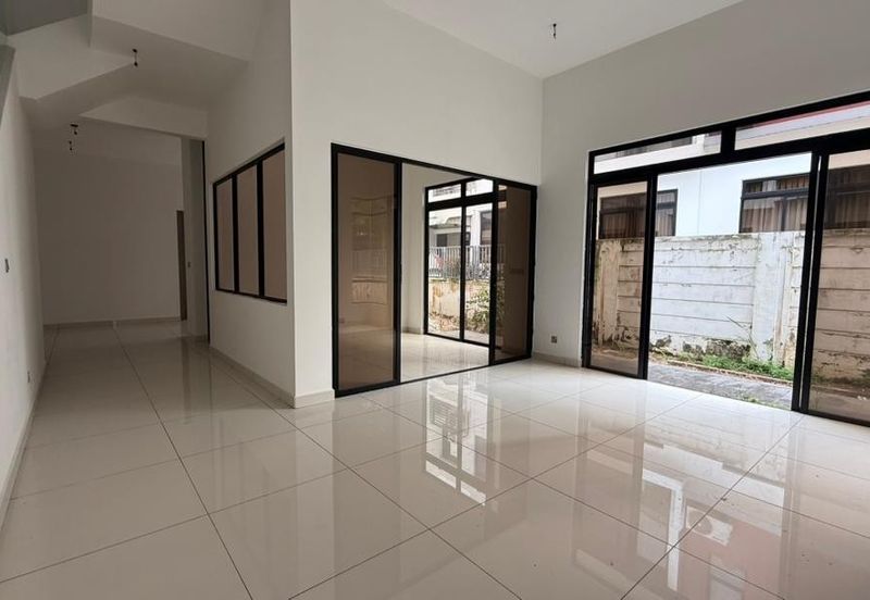 The Canal Garden South, Horizon Hills