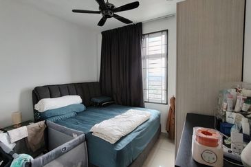 SKS Habitat Apartment, Larkin