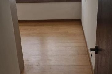 Baypoint @ Country Garden Danga Bay