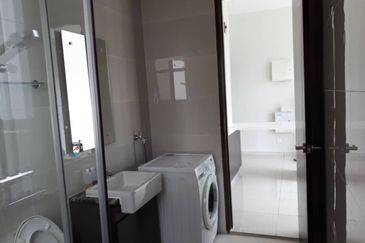 Baypoint @ Country Garden Danga Bay