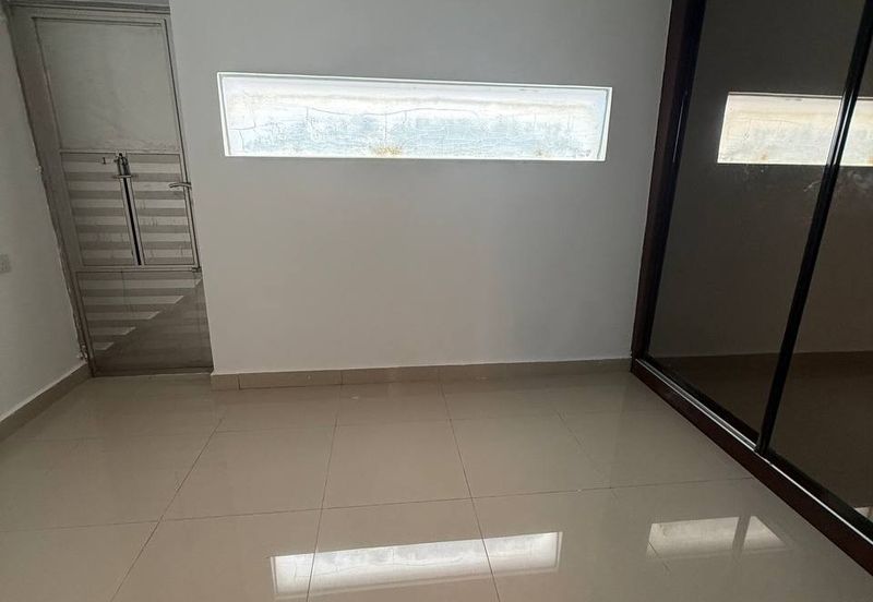 Maple Red, Adda Heights