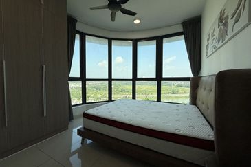 The M @ Medini Macrolink