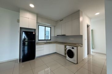 The M @ Medini Macrolink