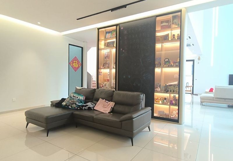 The Canal Garden South, Horizon Hills