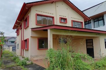 Stulang Laut / Darat