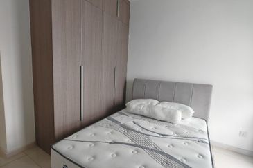 The M @ Medini Macrolink