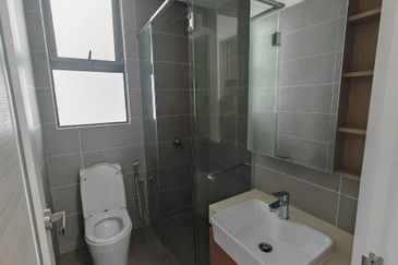 The M @ Medini Macrolink