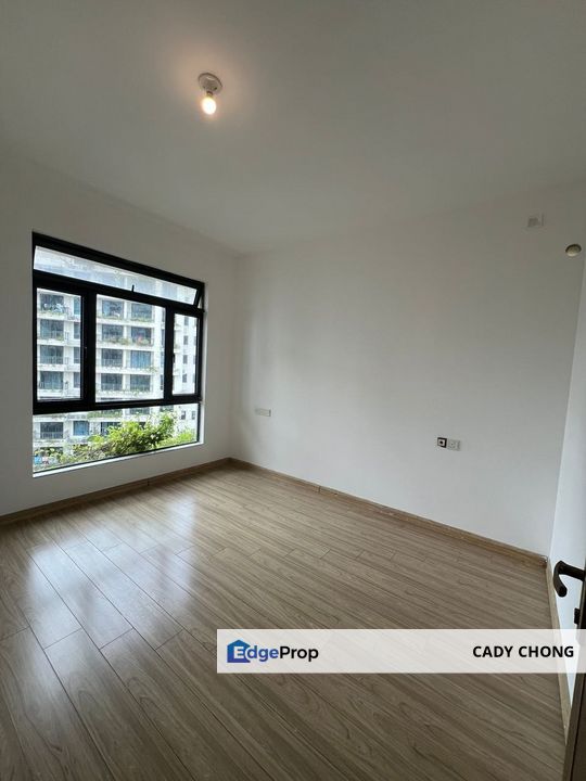 Regalia Park @ Forest City Service Apartment High Floor Unit For Sale, Johor, 