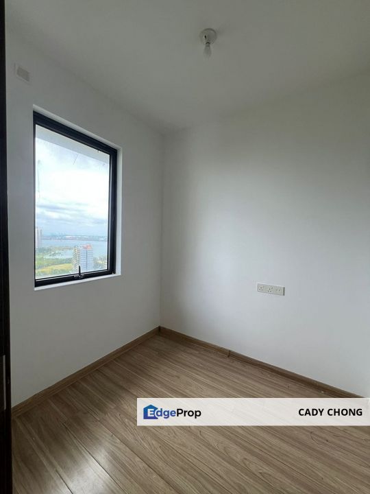 Regalia Park @ Forest City Service Apartment High Floor Unit For Sale, Johor, 