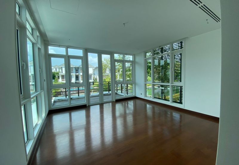 Emerald Bay @ Puteri harbour