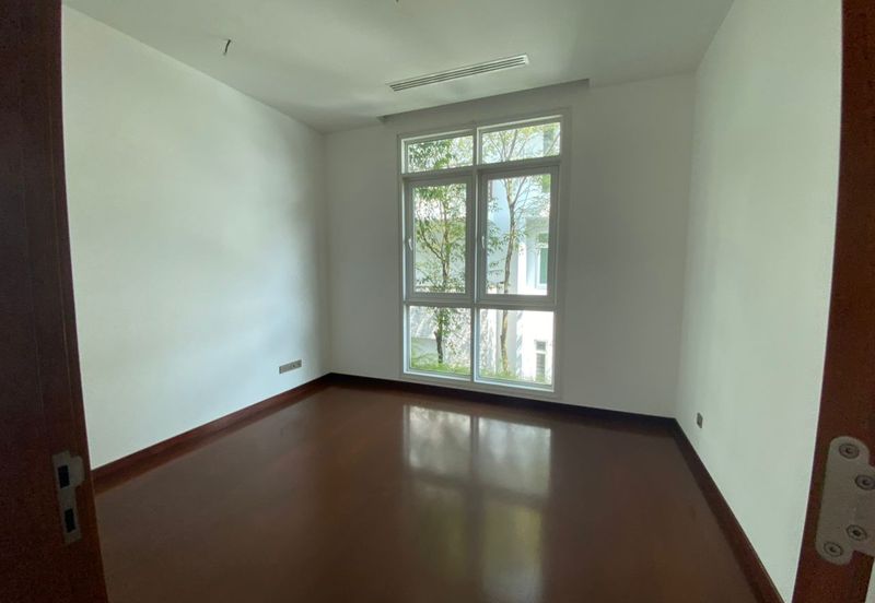 Emerald Bay @ Puteri harbour