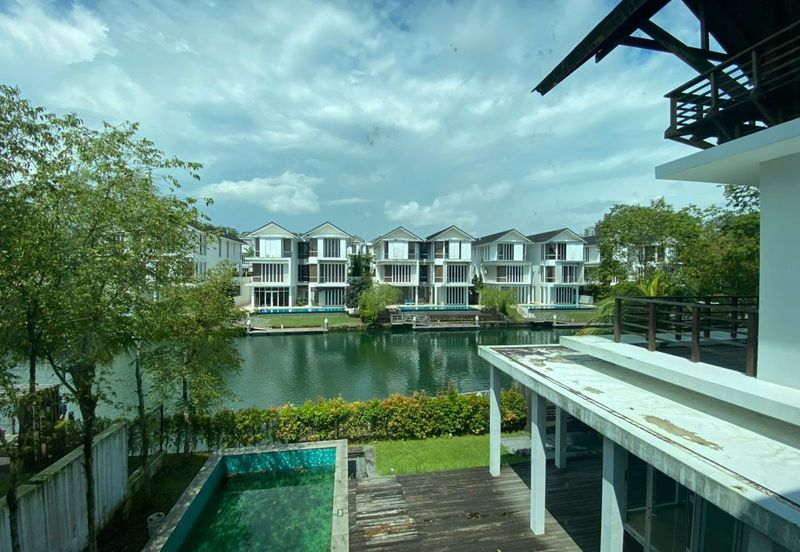 Emerald Bay @ Puteri harbour