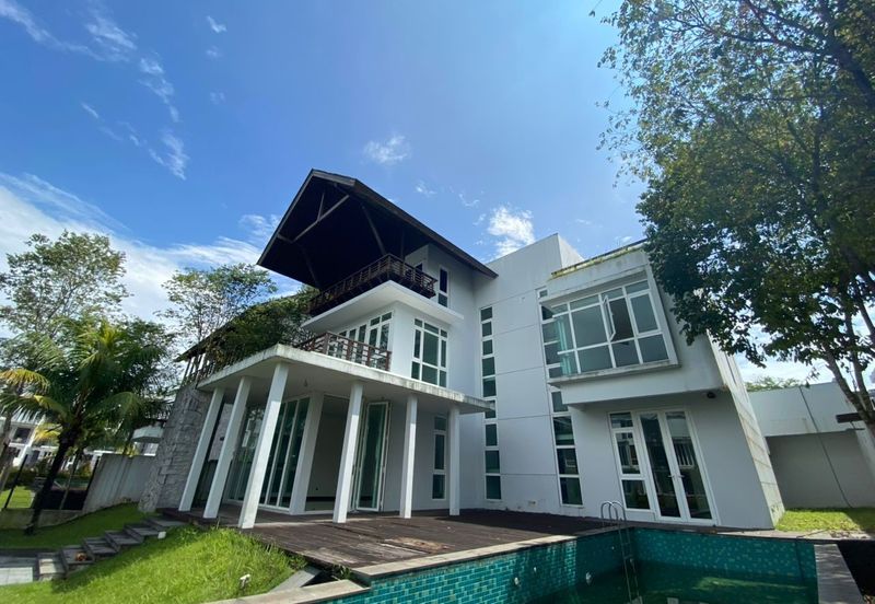 Emerald Bay @ Puteri harbour