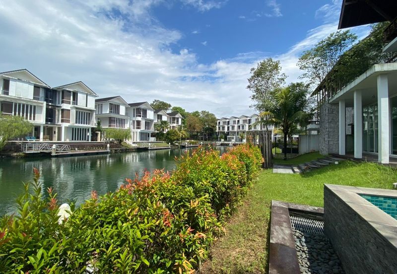 Emerald Bay @ Puteri harbour