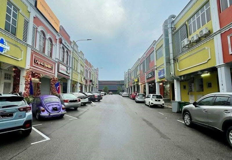 Taman Mount Austin Commercial