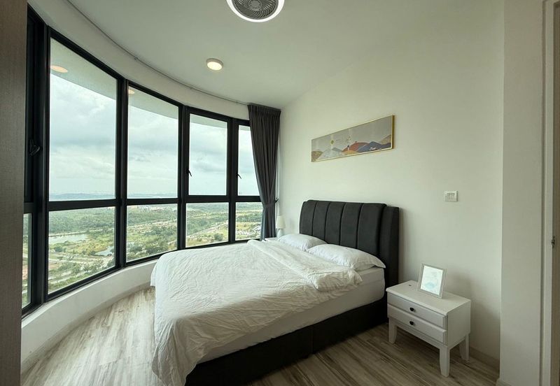 The M @ Medini Macrolink