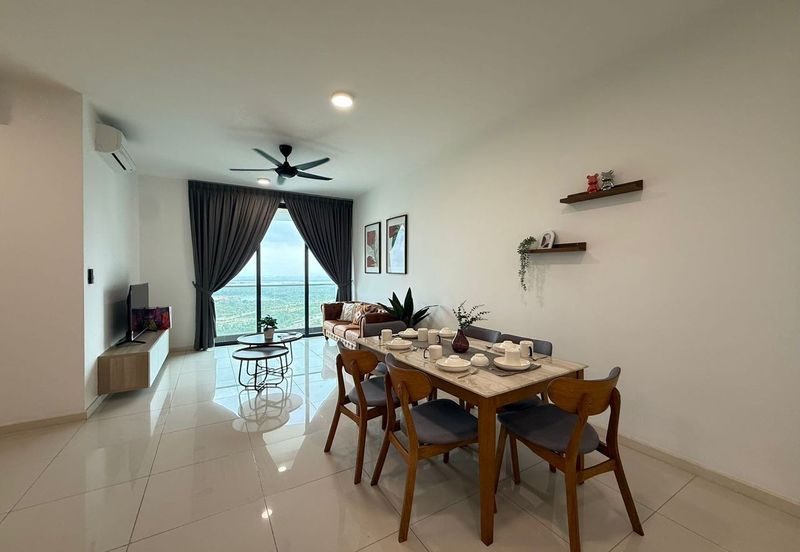 The M @ Medini Macrolink