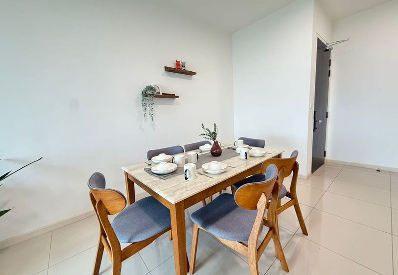 The M @ Medini Macrolink