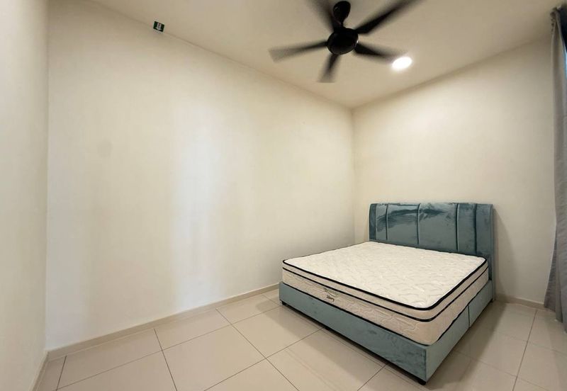 The M @ Medini Macrolink