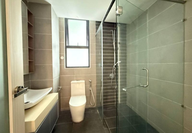 The M @ Medini Macrolink