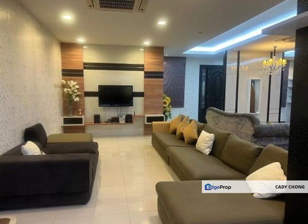 Taman Universiti Double Storey Bungalow Fully Furnished Unit For Sale, Johor, Skudai