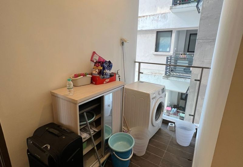 Baypoint @ Country Garden Danga Bay