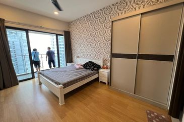 Baypoint @ Country Garden Danga Bay