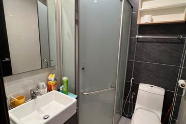 Baypoint @ Country Garden Danga Bay