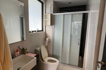 Baypoint @ Country Garden Danga Bay