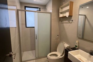 Baypoint @ Country Garden Danga Bay