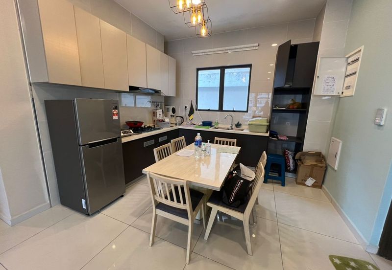 Baypoint @ Country Garden Danga Bay