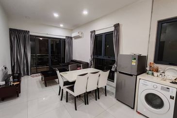 Baypoint @ Country Garden Danga Bay