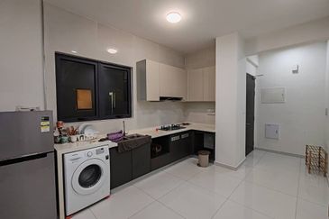 Baypoint @ Country Garden Danga Bay