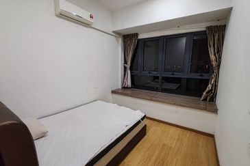 Baypoint @ Country Garden Danga Bay