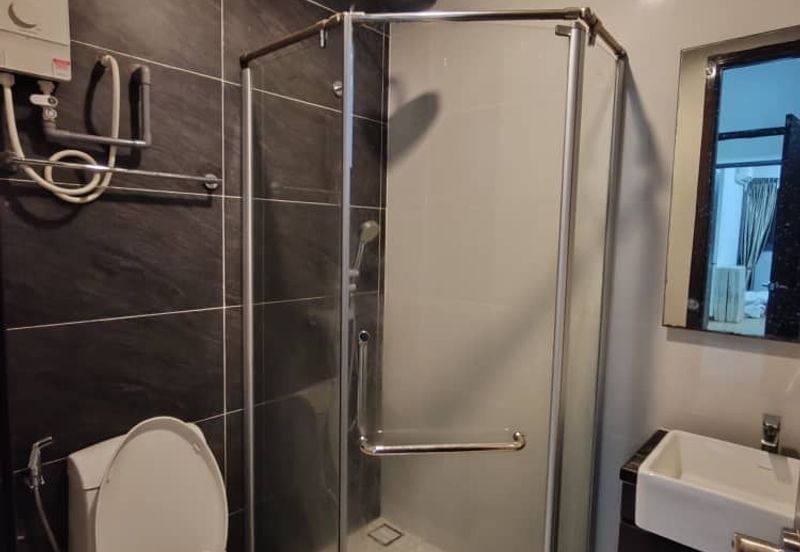 Baypoint @ Country Garden Danga Bay