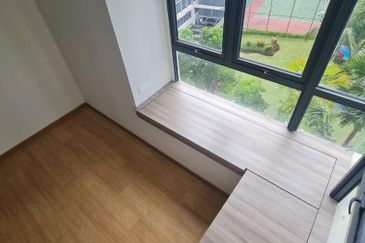 Baypoint @ Country Garden Danga Bay