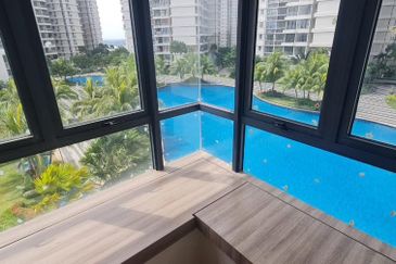 Baypoint @ Country Garden Danga Bay