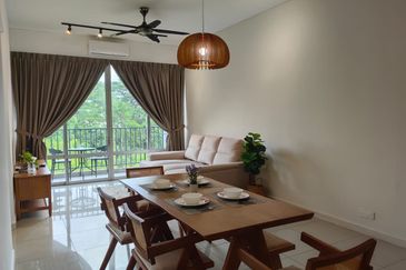 Dedaun Hijau (Greenfield Regency)