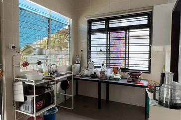 Horizon Hills Double Storey Terrace Corner Lot Fully Furnished & Renovated Unit For Sale