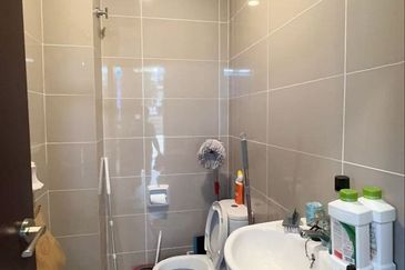 Horizon Hills Double Storey Terrace Corner Lot Fully Furnished & Renovated Unit For Sale