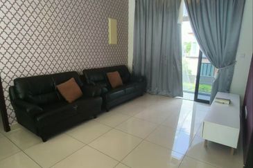 Horizon Hills Double Storey Terrace Corner Lot Fully Furnished & Renovated Unit For Sale