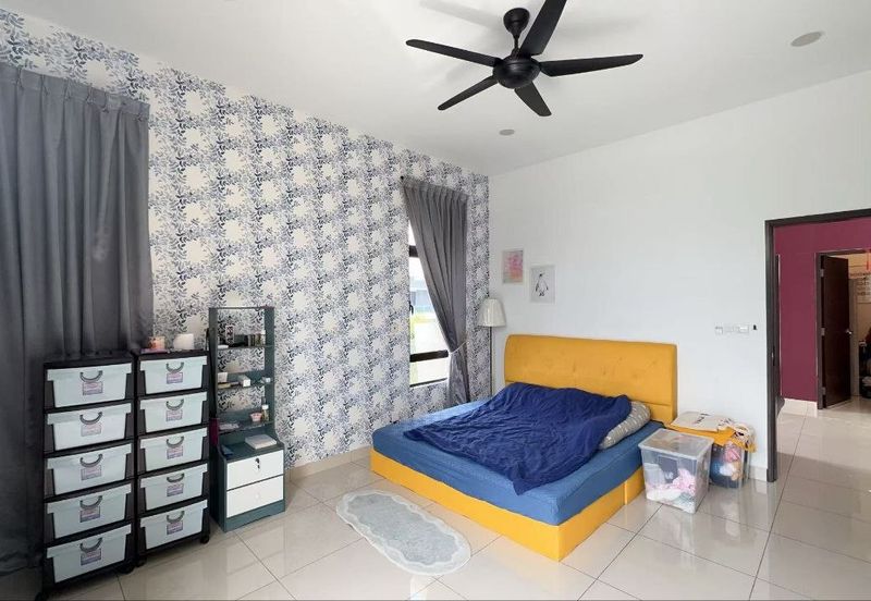 Horizon Hills Double Storey Terrace Corner Lot Fully Furnished & Renovated Unit For Sale