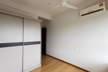 Baypoint @ Country Garden Danga Bay