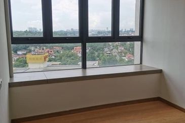 Baypoint @ Country Garden Danga Bay