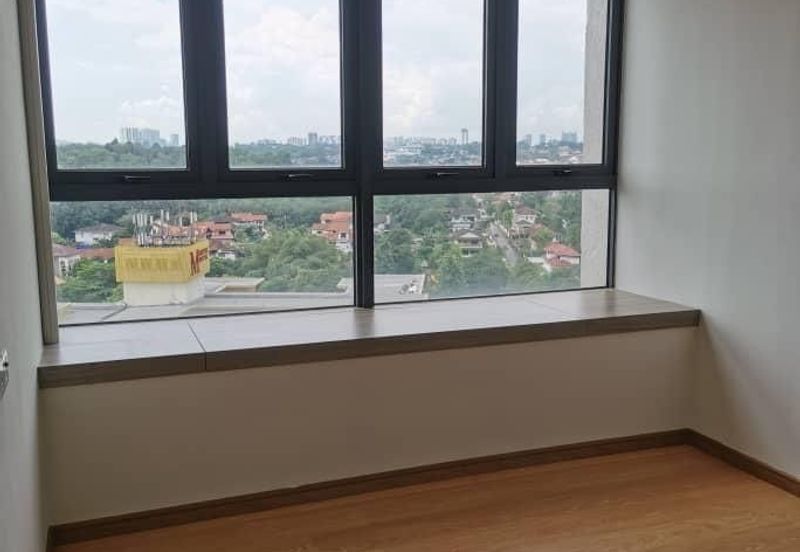 Baypoint @ Country Garden Danga Bay