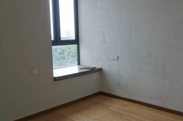 Baypoint @ Country Garden Danga Bay