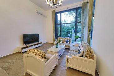 Forest City Golf Resort, Gelang Petah