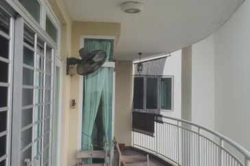 Golden Sands Seaview Residence