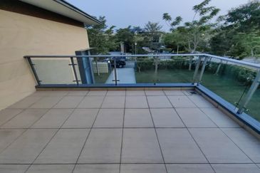 Forest City Golf Resort, Gelang Petah