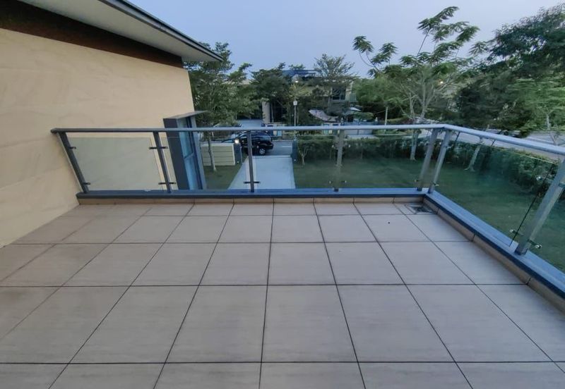 Forest City Golf Resort, Gelang Petah